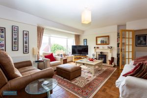Sitting Room- click for photo gallery